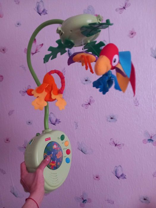 Музикална въртележка на Fisher Price , активна гимнастика , бебешки вещи