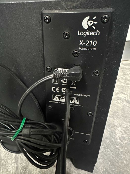 Тонколони , буфер Logitech X-210 2.1 за компютър