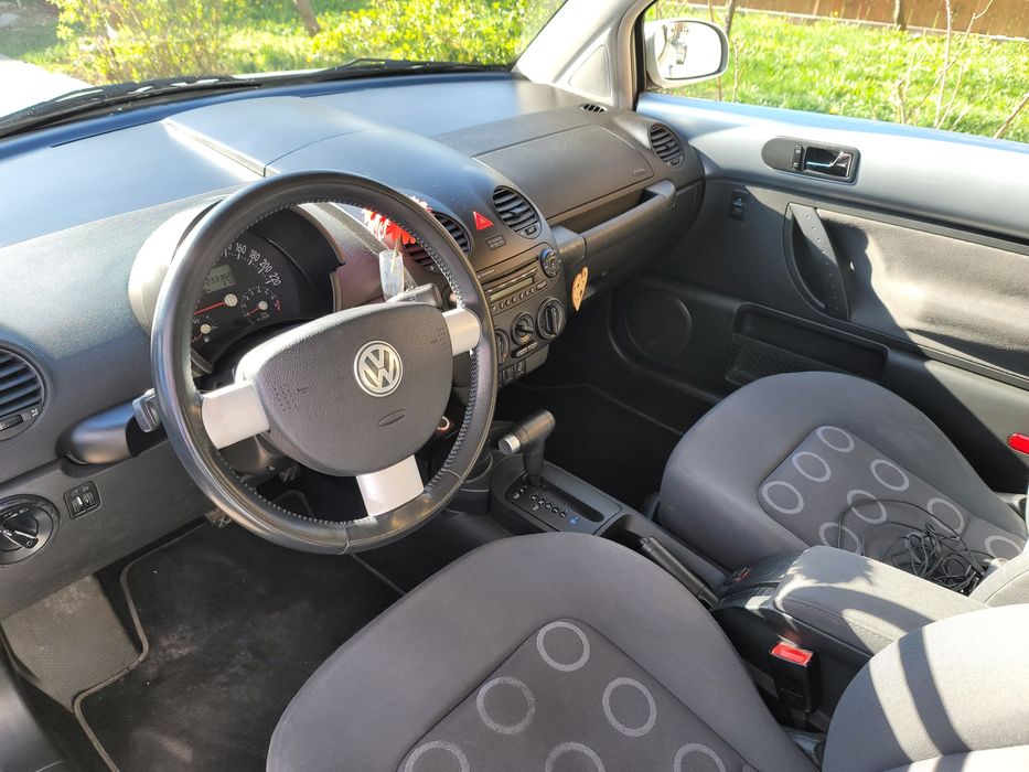 Volkswagen New Beetle 2005, 1,6 benzina, automată