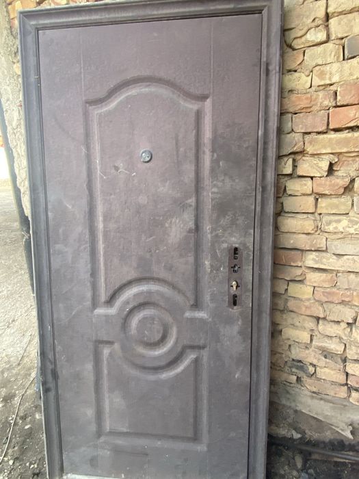 Две входный двери