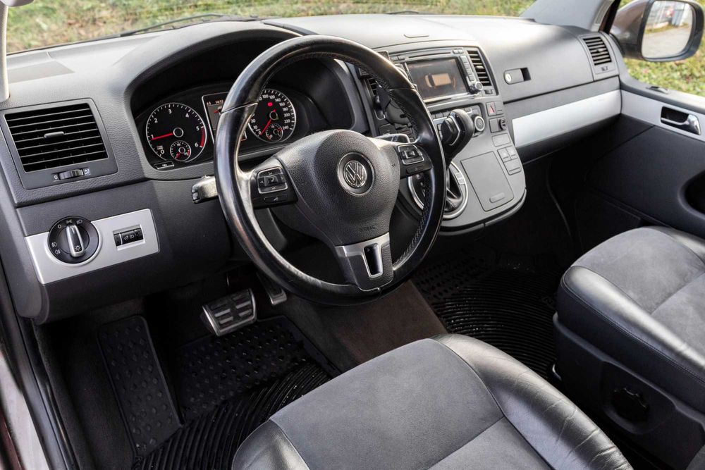 Microbuz 7 locuri de închiriat Cluj VW Multivan AUTOMAT 4x4 fără șofer