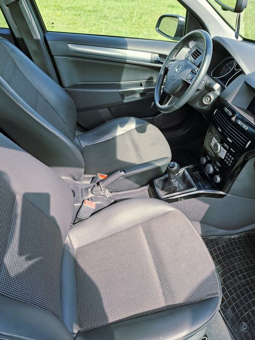 Opel Astra  H 1.6 Benzină