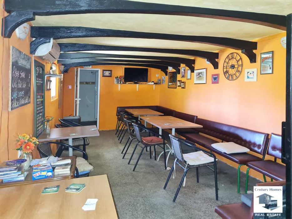 145296 Търговски обект на главната улица в с. Полски Сеновец