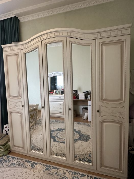 Спальный гарнитур