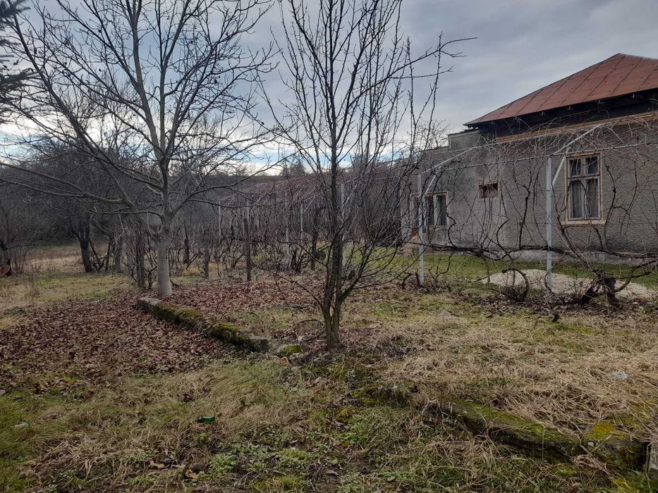 Teren cu Casa  de vanzare in localitatea Ion Luca Caragiale pe dn72