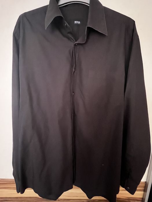 Черна риза с дълъг ръкав