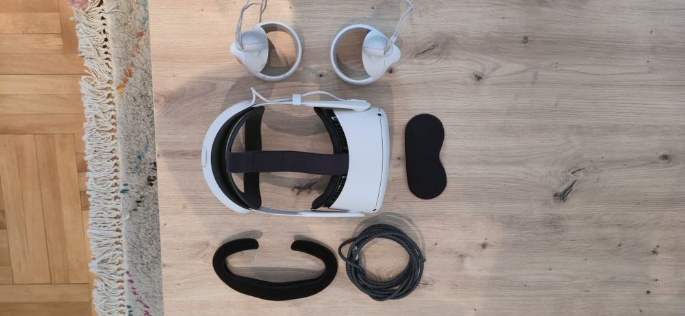 Oculus Quest 2 - casca VR