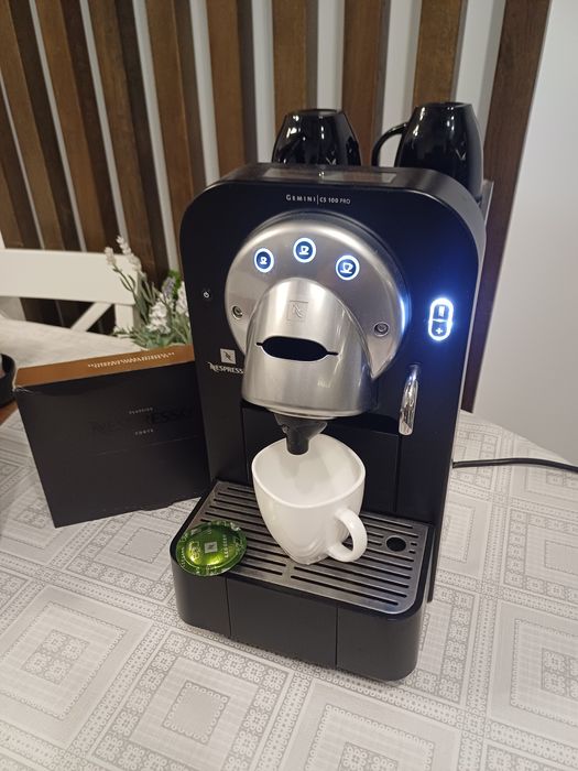 Nespresso Modelul CS100 Pro ,espresor profesional!