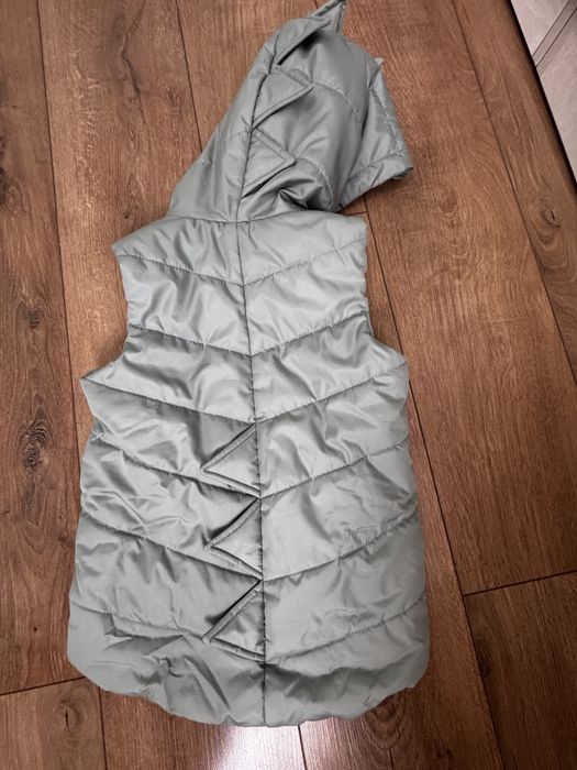 Продам безрукавку Bodo