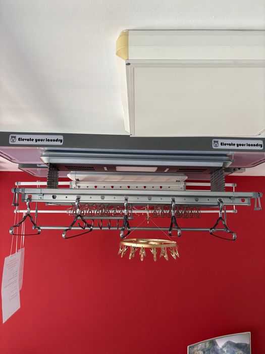 Електрически простор за дрехи