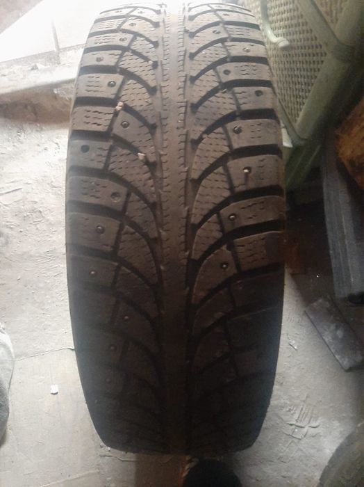 Шины б/у 235/45 R18