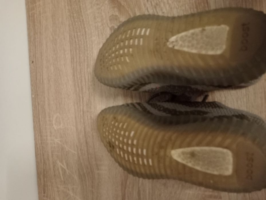 Vând yeezy 350 beluga