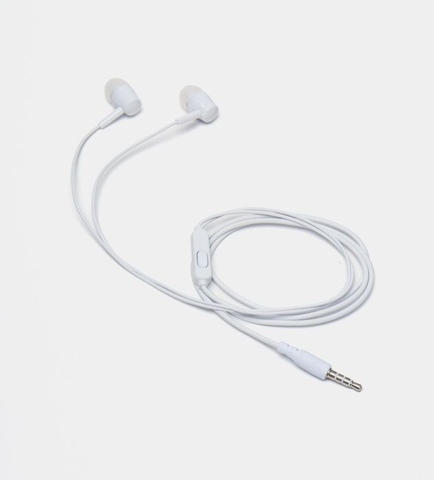 Naushnik mikrafon bilan simli quloqchin.Judayam qulay narxlarda!