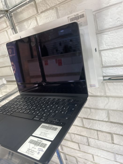 Apple Macbook Air 13 m2 2022год