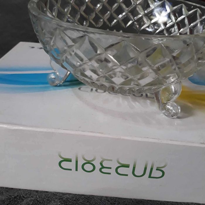 Фруктиери на столче/оловен кристал