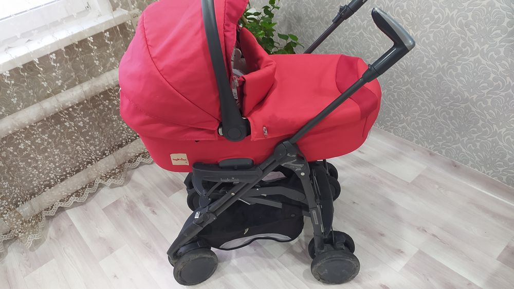 Коляска три в одном