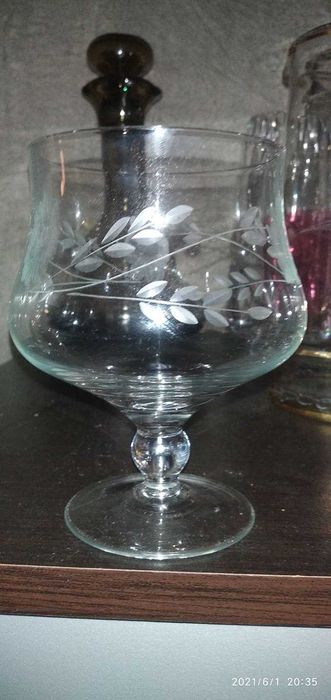 Cтарини  чаши ракиа Водка Кани  бутилки  вази ако ви трябва нещо тук е