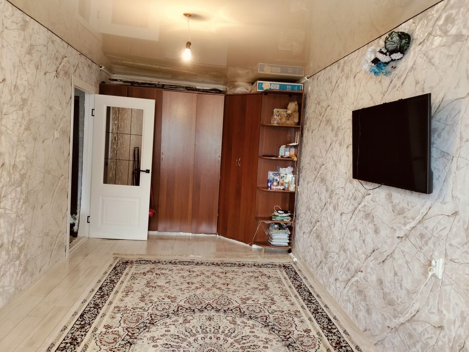 Срочна продам 1 кв 2 этаж , 8500 млн