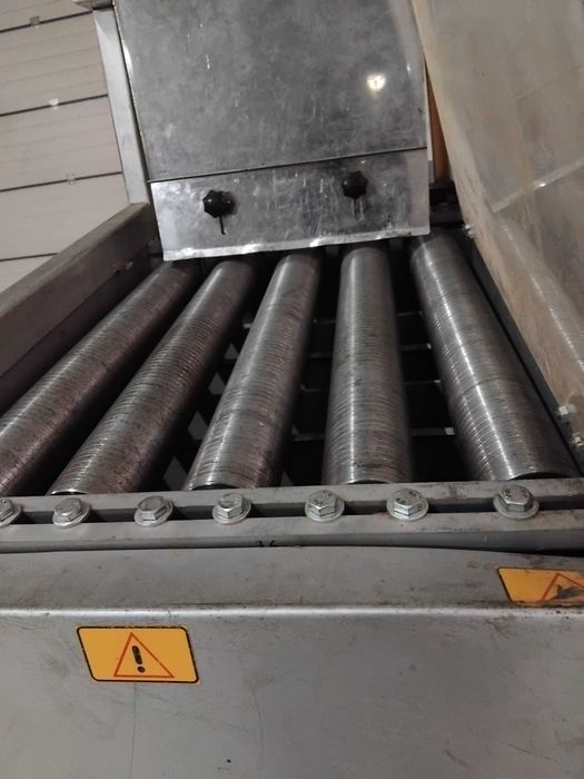 Vand spărgător industrial de nuci, procesează 200 kg pe oră,  preț 5.000 euro