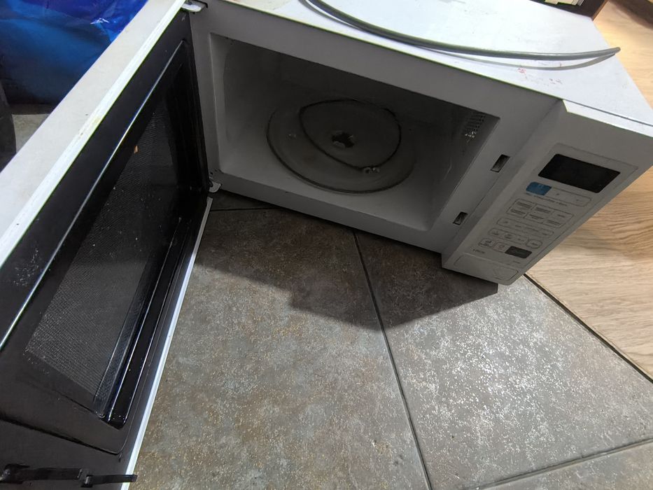 Продаю микроволновку