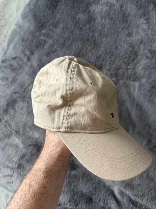 Tommy Hilfiger sapca unisex bej material subtire cu logo mic noua