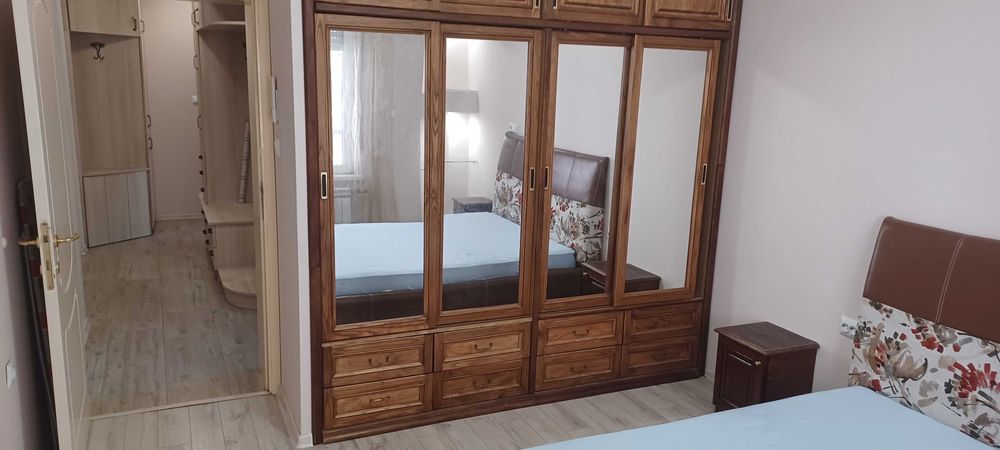 Дава се под наем Четиристаен апартамент в Русе, Център - 135 кв.м за 700 € - Снимка #12