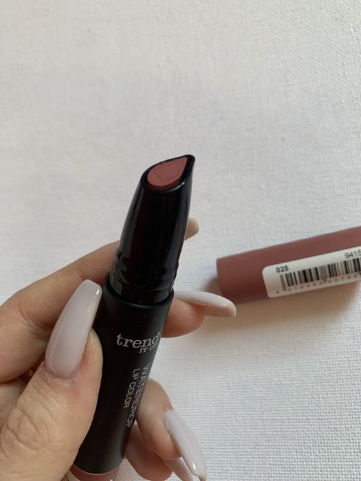 Грим - различни неща.