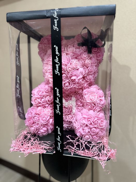 Мечета, букети, сърца и кутии с букви от вечни рози