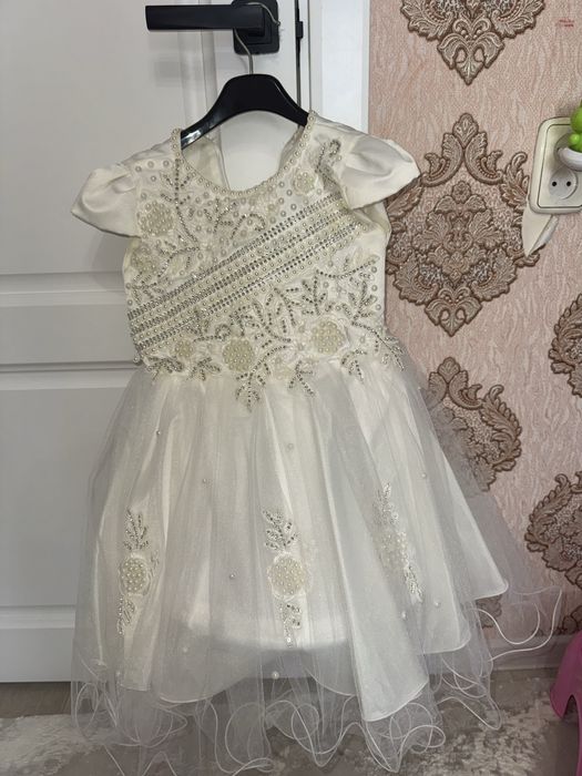 Продам платья для принцесс