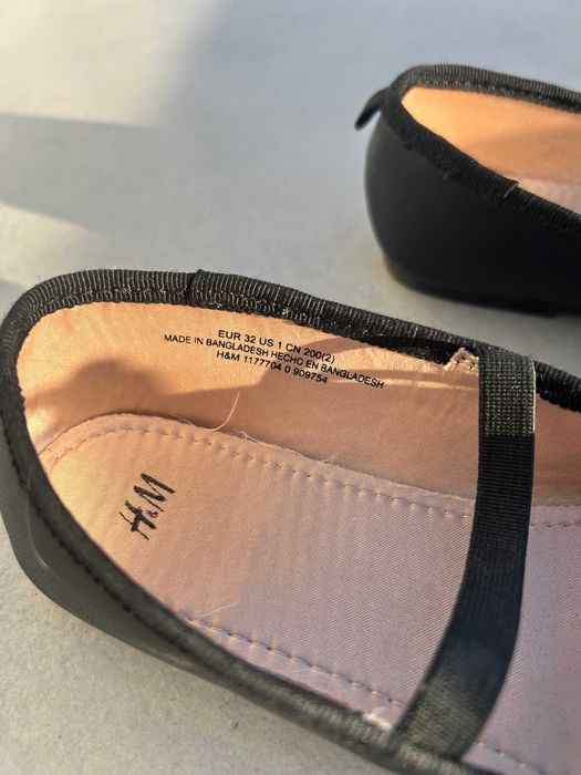 Продавам детски обувки за момиче H&M