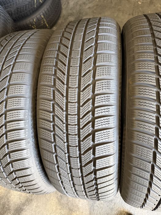 4 anvelope iarna ca NOI , 235/50/20 , Continental , DOT 2024 , 8 mm !