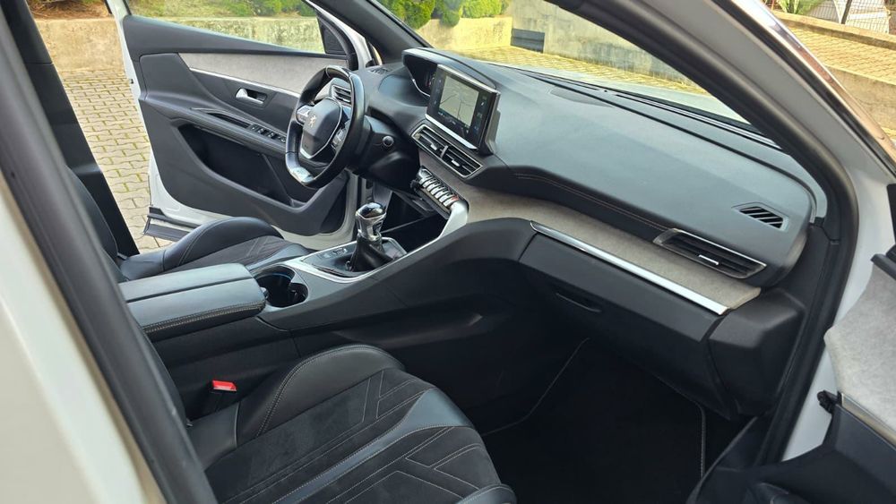 Peugeot 3008 GT-Linea,Camere 360,Bord Virtual,Lumini Ambientale