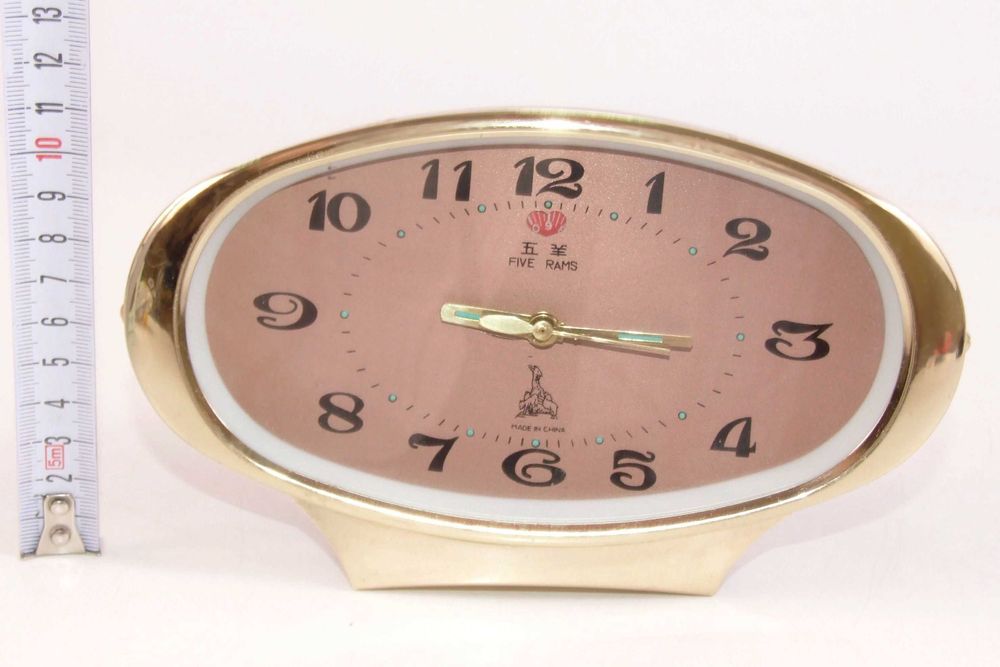 Ceas desteptator mecanic FIVE RAMS, secundar central, absolut NOU