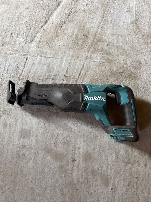 Makita DJR187 безчетков саблен трион