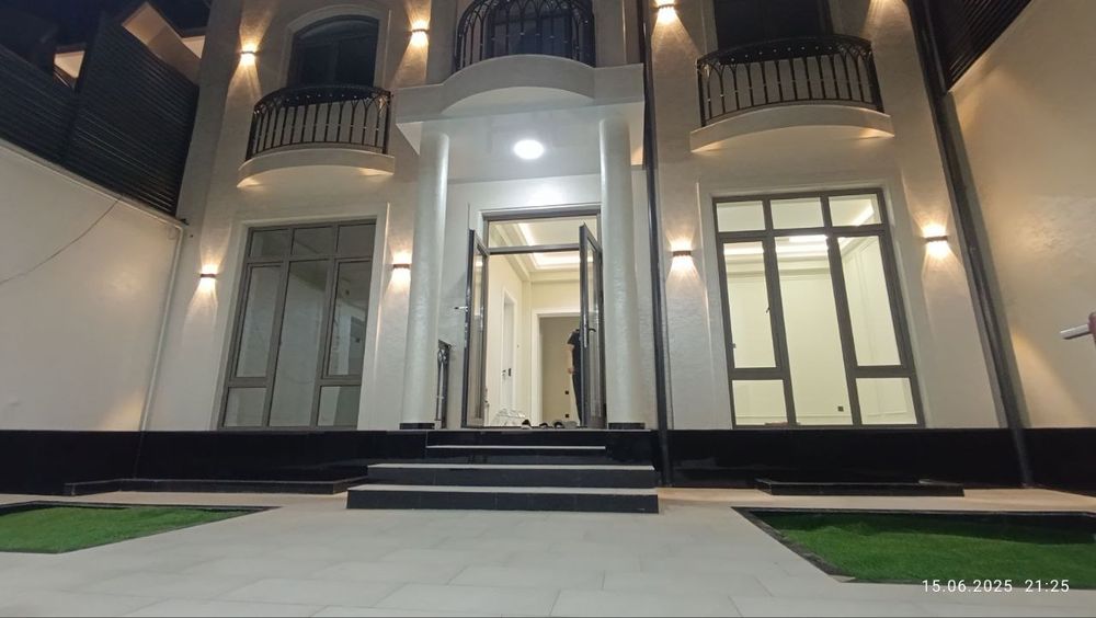 Zenitda uy sottiladi