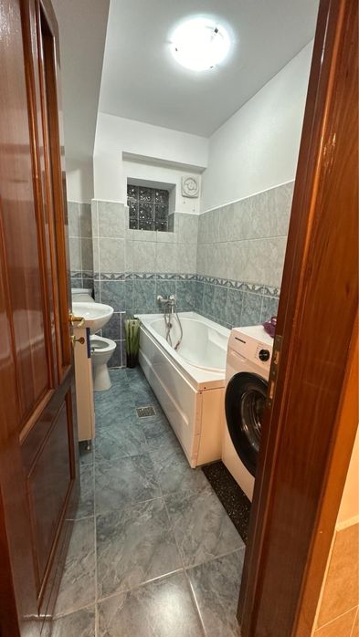 Inchiriere ap. 2 camere Otopeni - CENTRAL - loc parcare inclus