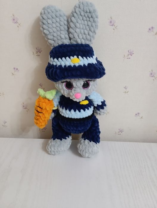 Продам вязаные игрушки.