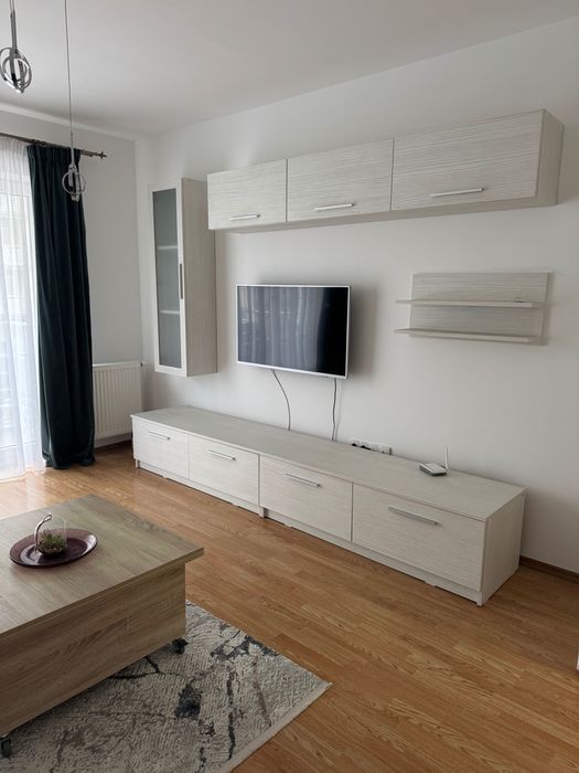 Inchiriez apartament cu 2 camere Brasov