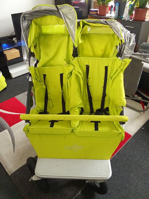 Количка за близнаци