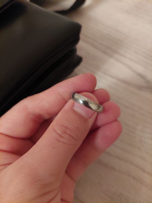 Продам серебряное кольцо размер 16