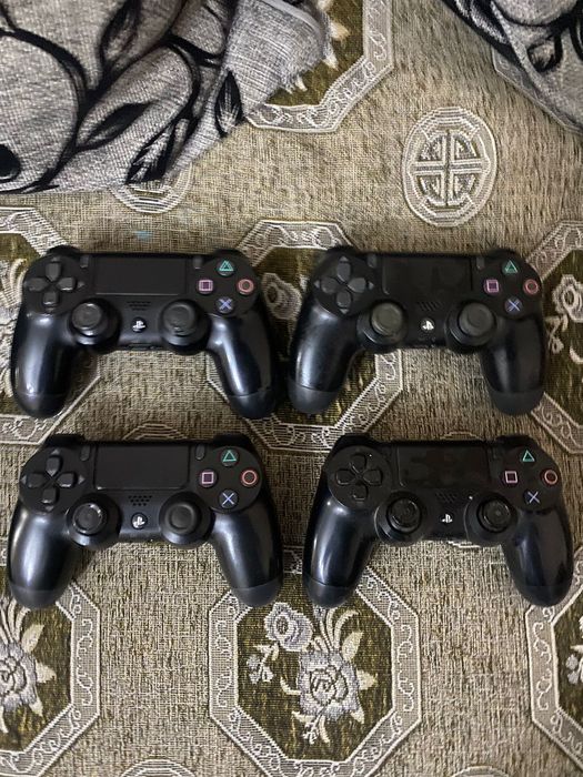 Игровая приставка PS4