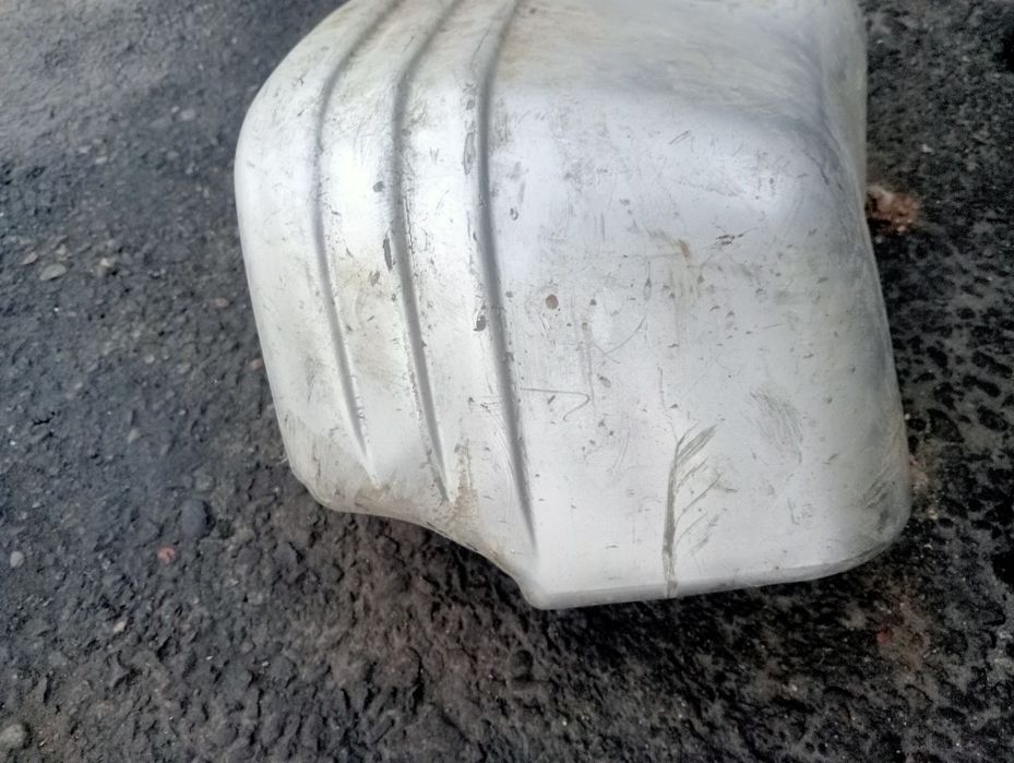 Паджеро 2 клык переднего бампера правый