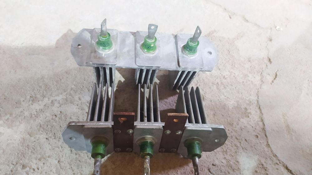 Диоди с радиатори 6 броя