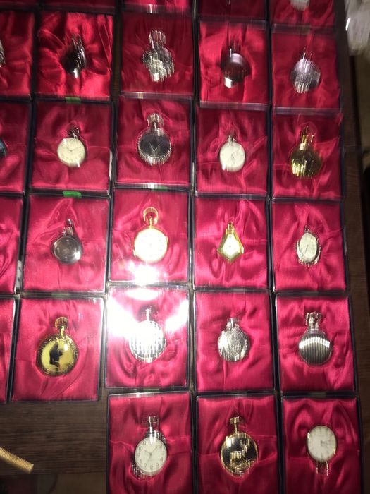 Colecție 60 ceasuri de epoca, din care placate cu aur 4, 5 cu argint