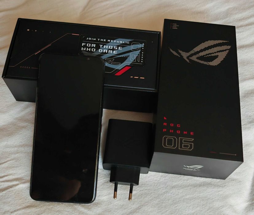 Vand Asus Phone Rog 6 impecabil