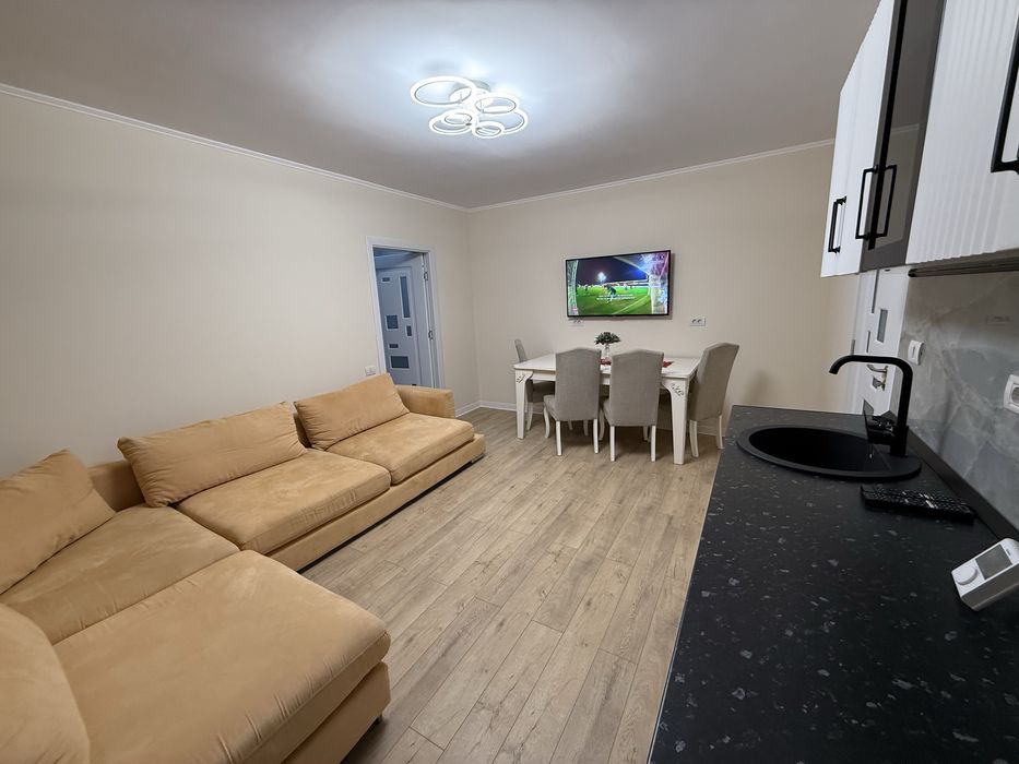 Vând apartament 3 camere Podgoria