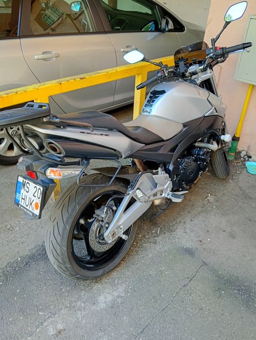 Vand suzuki GSX 600 sau schimb