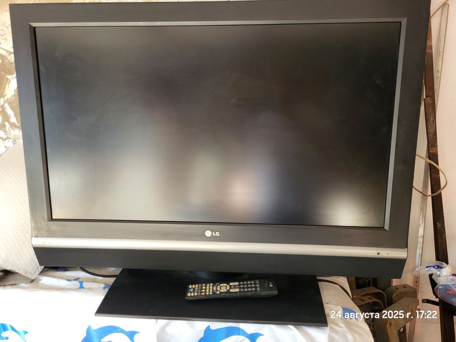 Телевизор LG 37LE2R