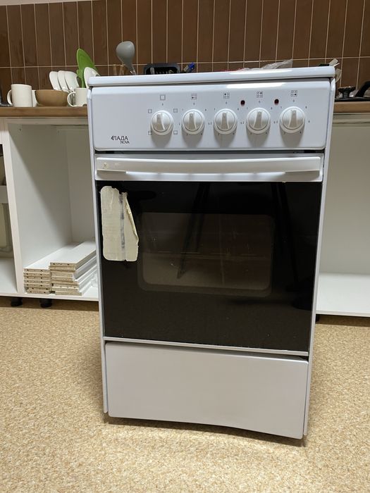 Продам электрическую плиту лада Nova