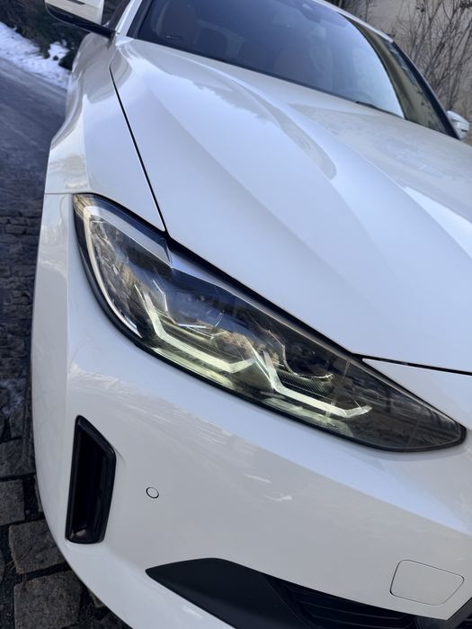 Продам BMW i4 2024